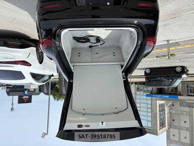 Mercedes Benz EQS 2023-11 8036704-18