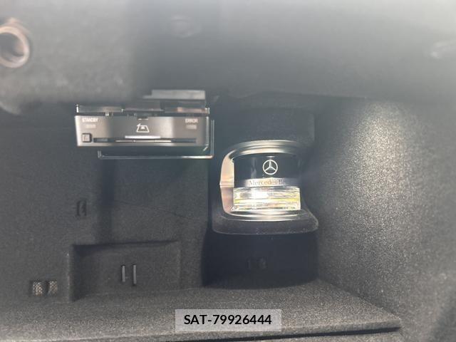 Mercedes Benz EQS 2023-05 6613181-13