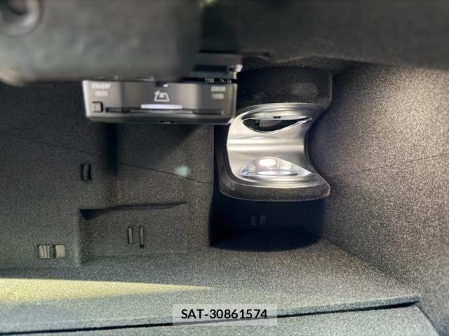 Mercedes Benz EQS 2024-06 8315395-9