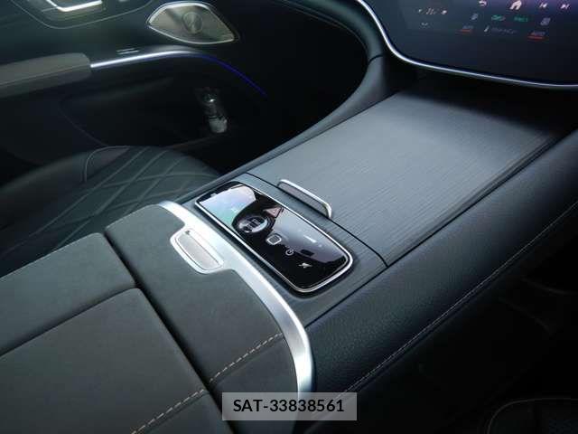 Mercedes Benz EQS 2023-07 8315396-11