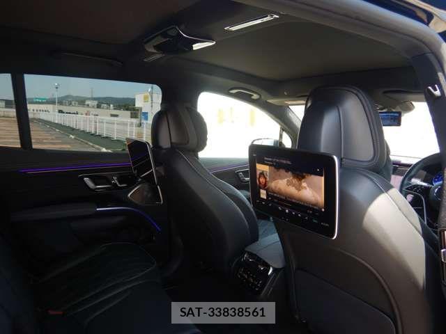 Mercedes Benz EQS 2023-07 8315396-4