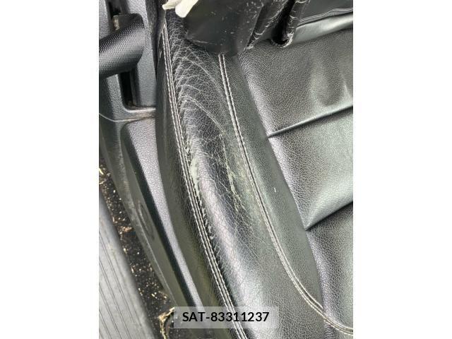 Mercedes Benz GL-CLASS 2015-06 8830286-12