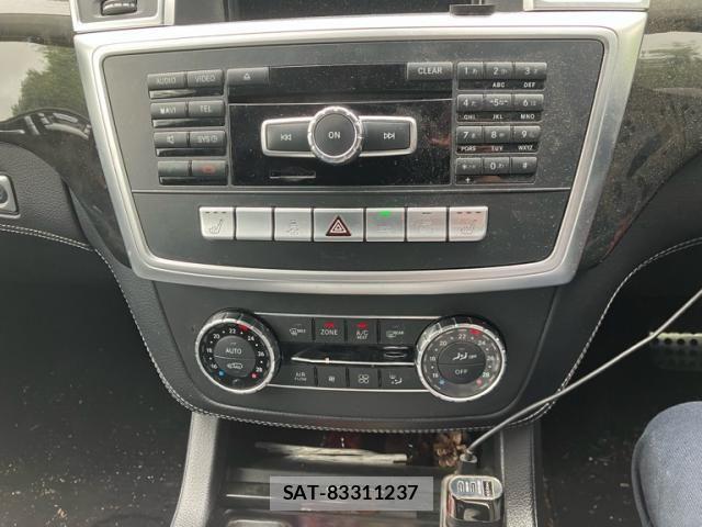 Mercedes Benz GL-CLASS 2015-06 8830286-18