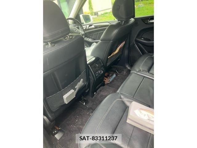 Mercedes Benz GL-CLASS 2015-06 8830286-22