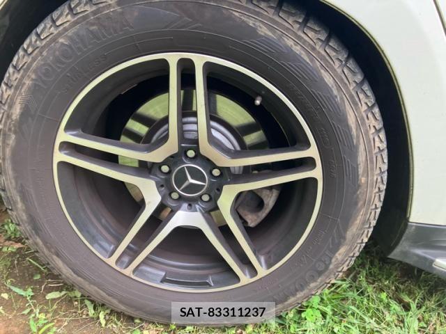 Mercedes Benz GL-CLASS 2015-06 8830286-7