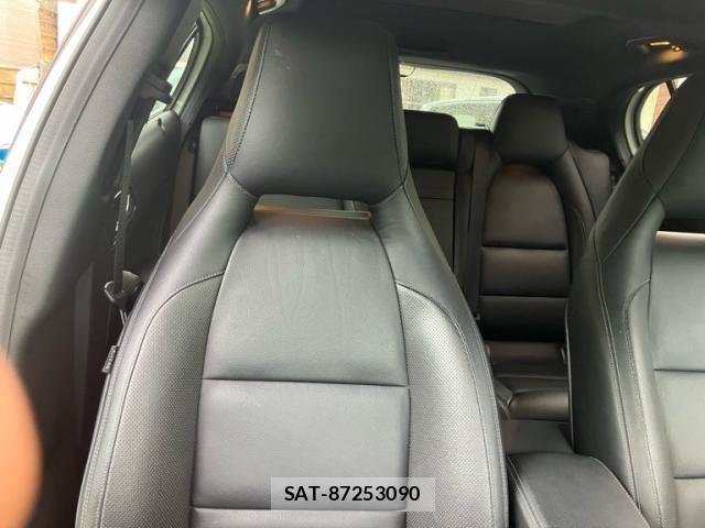 Mercedes Benz GLA-CLASS 2014-09 1207331-15