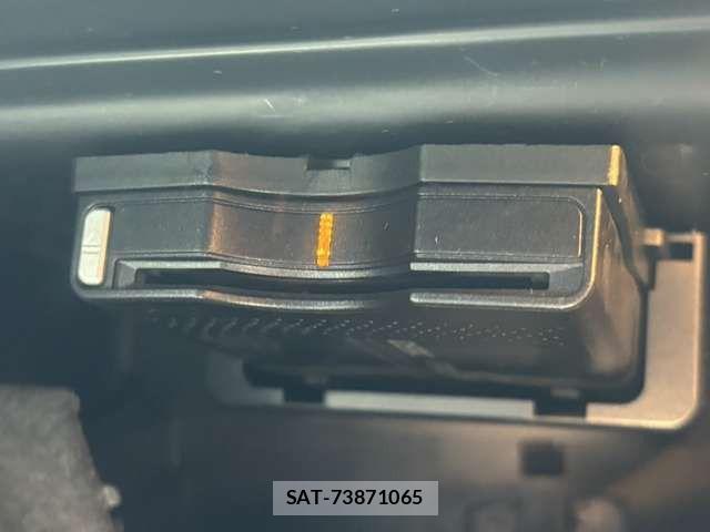 Mercedes Benz GLA-CLASS 2015-03 1292410-9