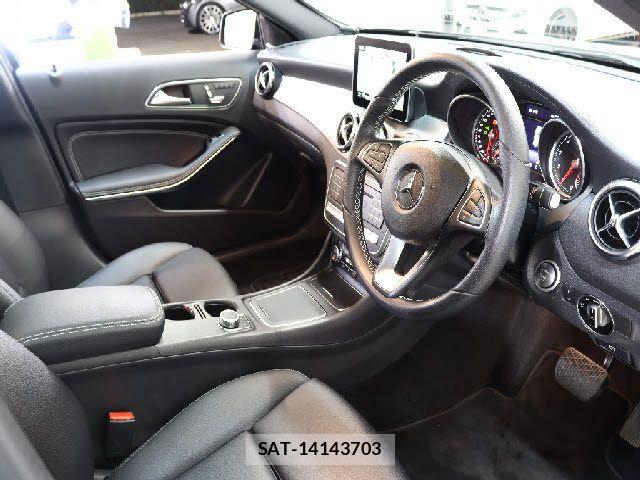 Mercedes Benz GLA-CLASS 2018-06 1302856-11