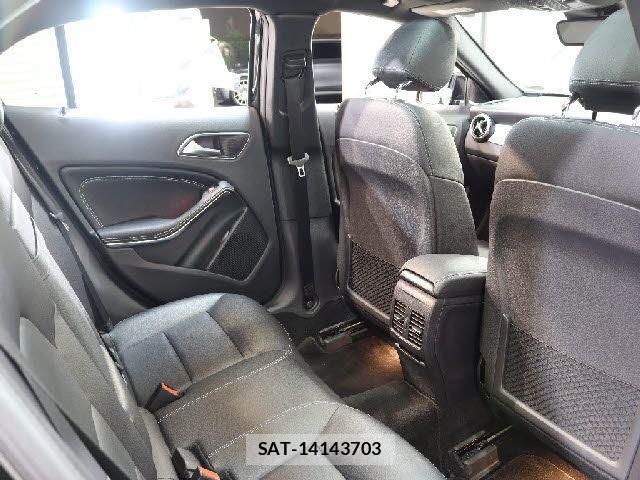 Mercedes Benz GLA-CLASS 2018-06 1302856-13