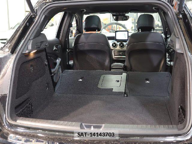 Mercedes Benz GLA-CLASS 2018-06 1302856-6