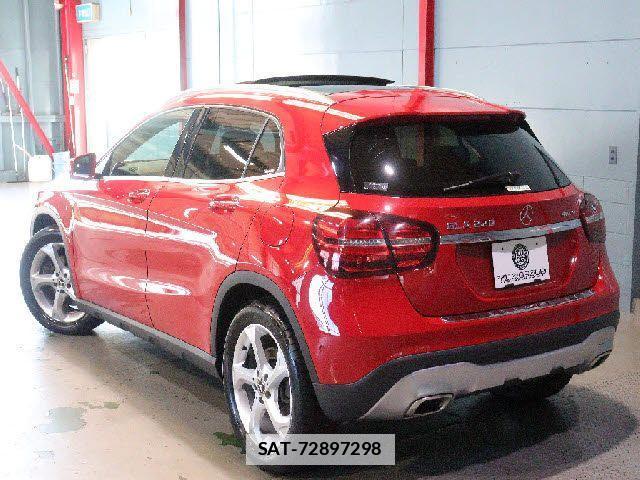 Mercedes Benz GLA-CLASS 2018-10 1354920-21