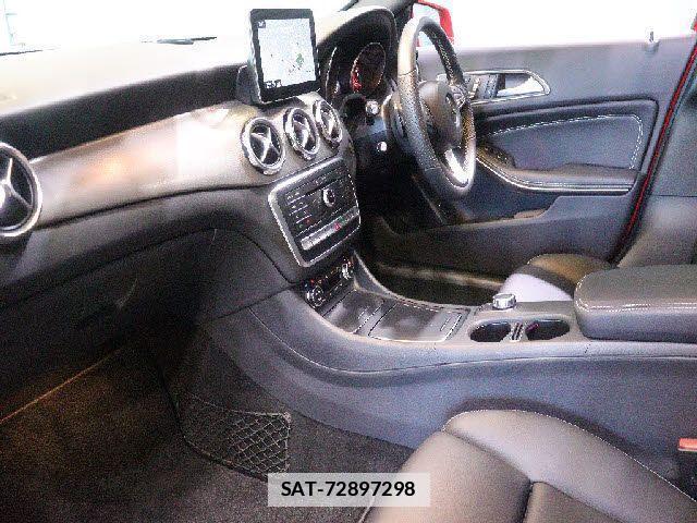 Mercedes Benz GLA-CLASS 2018-10 1354920-7