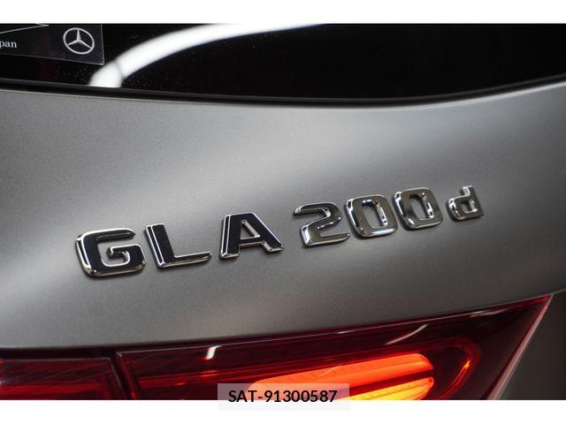 Mercedes Benz GLA-CLASS 2023-10 1372326-29