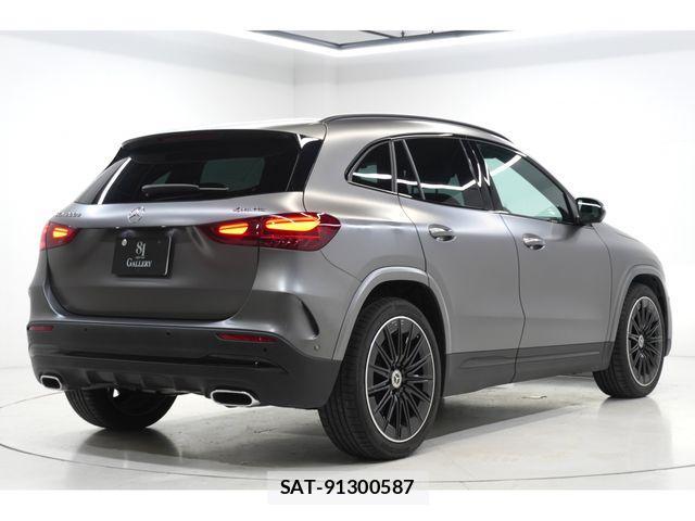 Mercedes Benz GLA-CLASS 2023-10 1372326-4