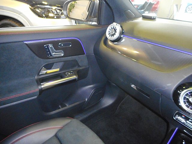 Mercedes Benz GLA-CLASS 2021-06 1546768-16