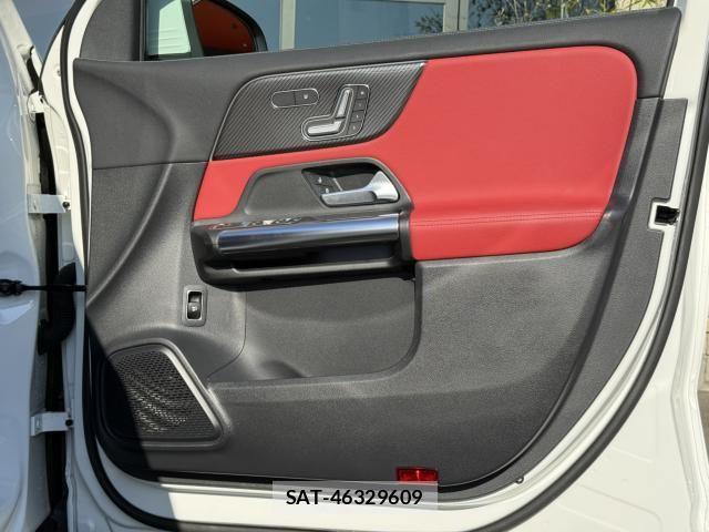 Mercedes Benz GLA-CLASS 2022-11 1871633-14