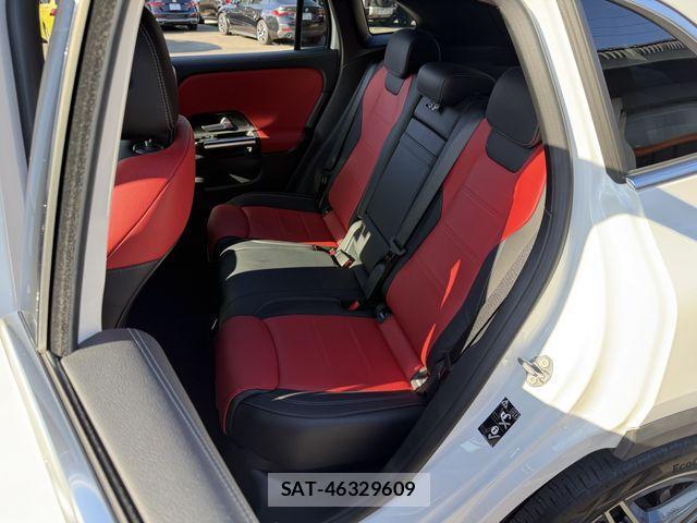Mercedes Benz GLA-CLASS 2022-11 1871633-18