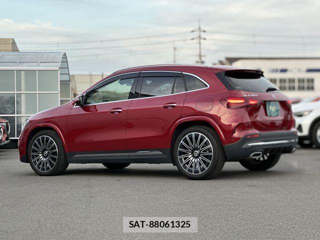 Mercedes Benz GLA-CLASS 2024-06 2082652-24