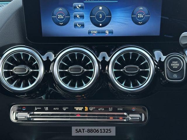 Mercedes Benz GLA-CLASS 2024-06 2082652-4