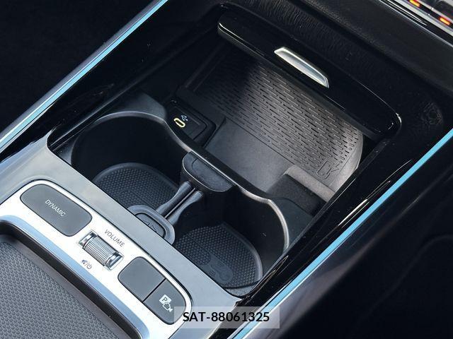 Mercedes Benz GLA-CLASS 2024-06 2082652-5