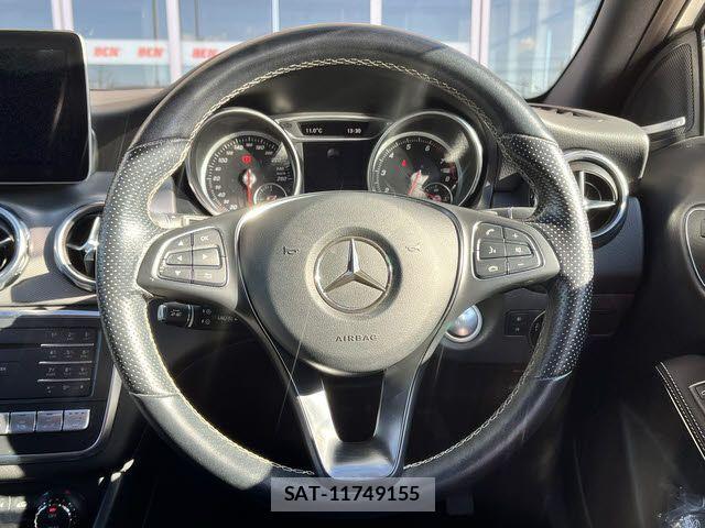 Mercedes Benz GLA-CLASS 2018-12 2318424-13
