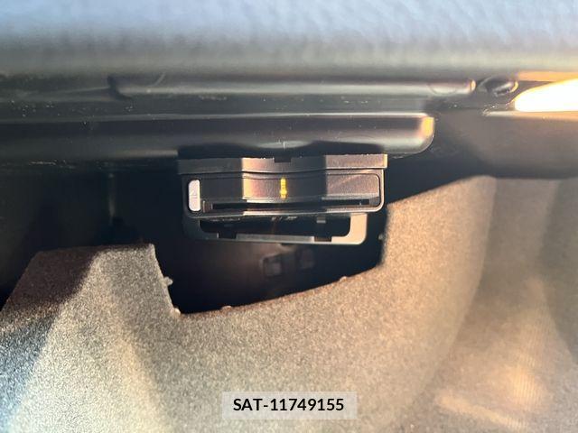 Mercedes Benz GLA-CLASS 2018-12 2318424-15