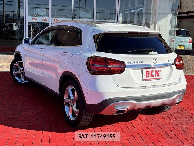 Mercedes Benz GLA-CLASS 2018-12 2318424-8