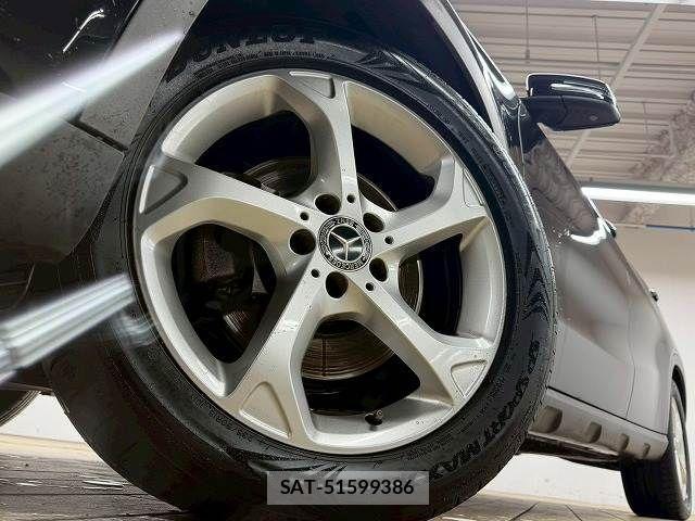 Mercedes Benz GLA-CLASS 2018-02 2318426-11