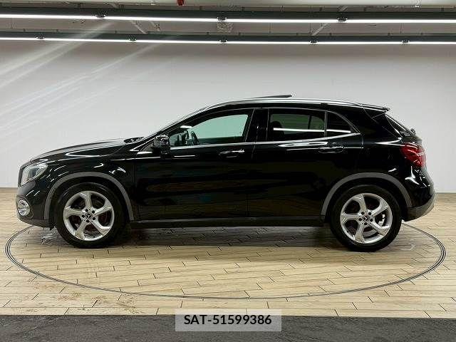 Mercedes Benz GLA-CLASS 2018-02 2318426-17