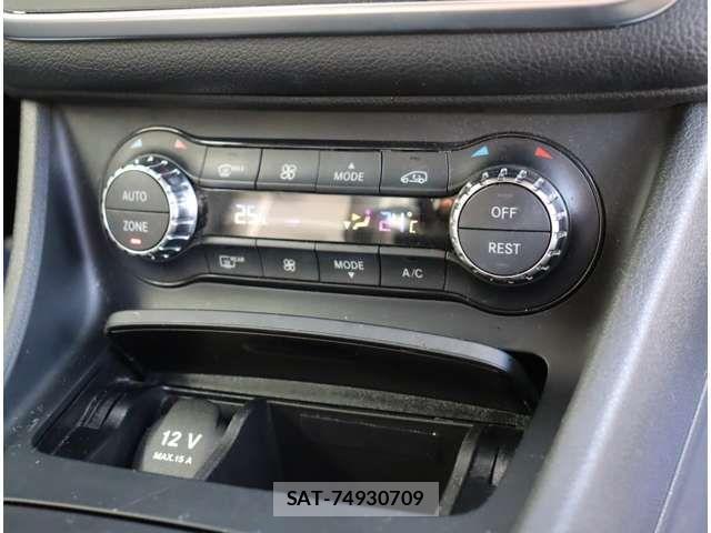 Mercedes Benz GLA-CLASS 2015-11 3015287-10