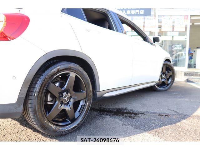 Mercedes Benz GLA-CLASS 2014-01 3379227-21