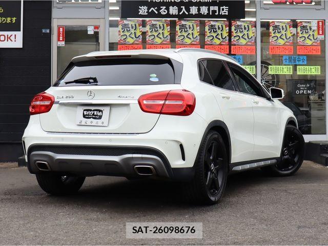 Mercedes Benz GLA-CLASS 2014-01 3379227-23