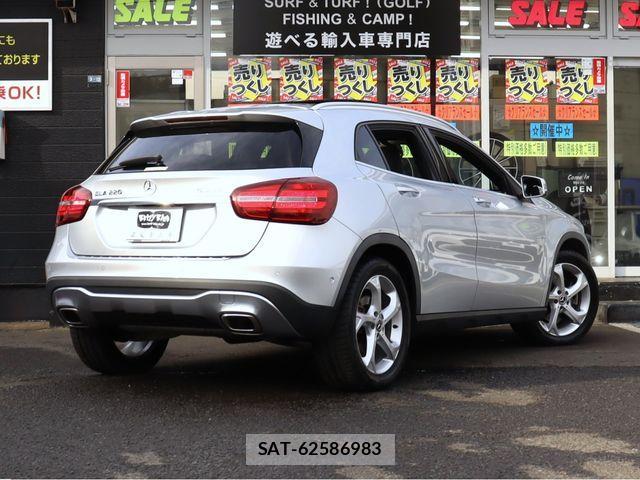 Mercedes Benz GLA-CLASS 2019-99 3379219-26