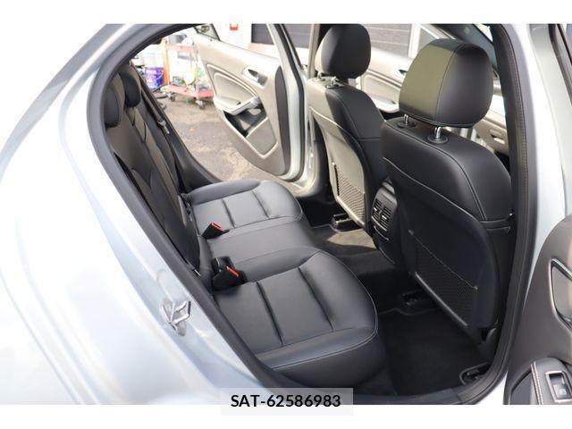 Mercedes Benz GLA-CLASS 2019-99 3379219-3