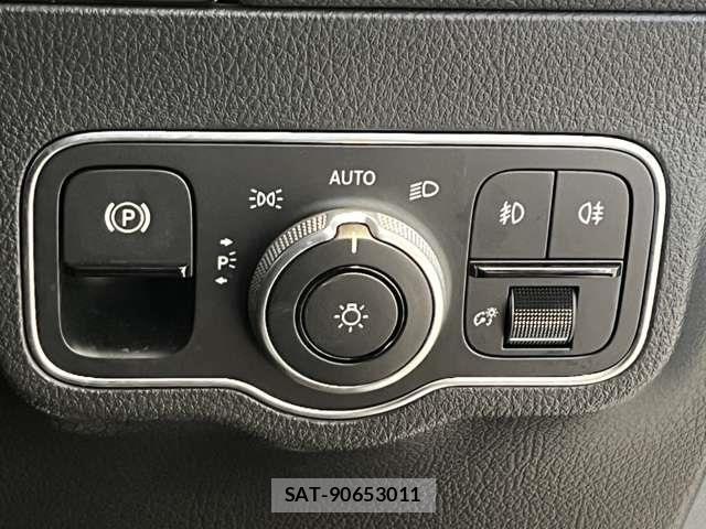 Mercedes Benz GLA-CLASS 2020-11 3715936-28