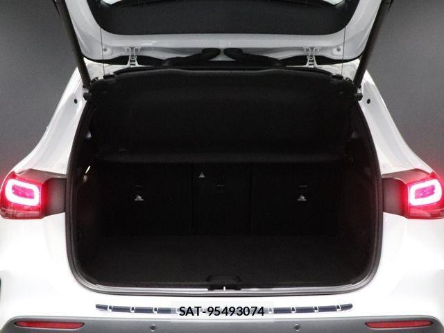 Mercedes Benz GLA-CLASS 2020-10 3907558-16