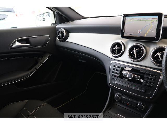 Mercedes Benz GLA-CLASS 2015-09 4326916-11