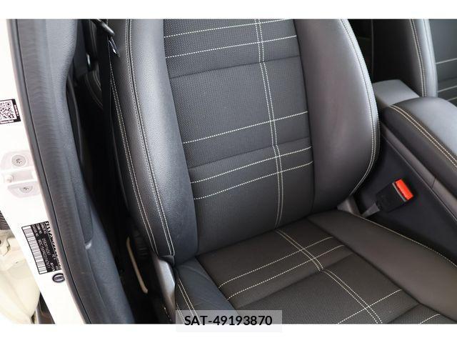 Mercedes Benz GLA-CLASS 2015-09 4326916-23