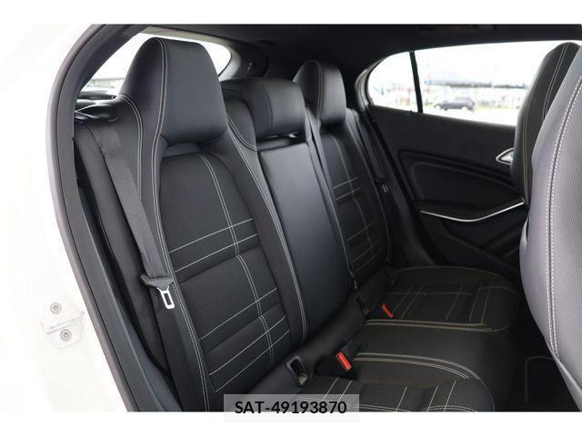 Mercedes Benz GLA-CLASS 2015-09 4326916-27