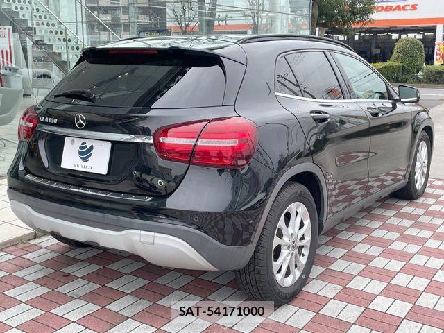 Mercedes Benz GLA-CLASS 2017-09 4371740-17