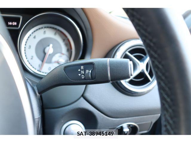 Mercedes Benz GLA-CLASS 2015-01 4422145-6