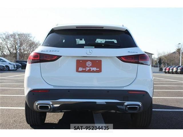 Mercedes Benz GLA-CLASS 2021-06 4422138-9