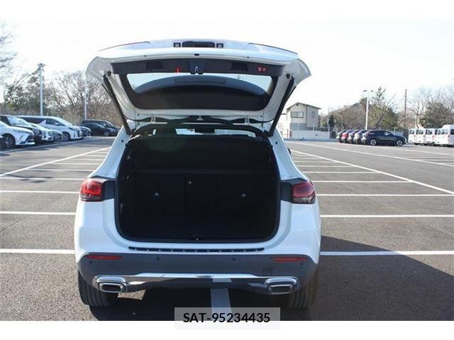 Mercedes Benz GLA-CLASS 2021-06 4422138-14