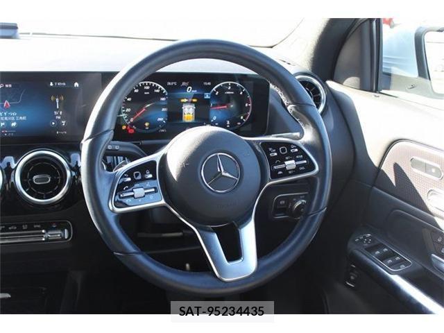 Mercedes Benz GLA-CLASS 2021-06 4422138-15