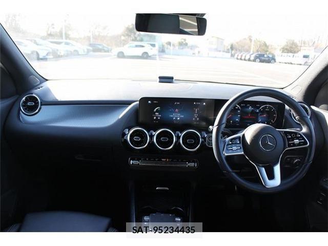 Mercedes Benz GLA-CLASS 2021-06 4422138-16