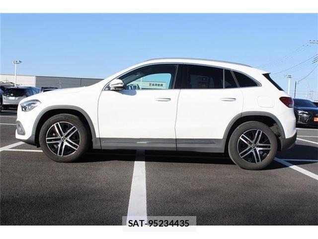 Mercedes Benz GLA-CLASS 2021-06 4422138-8