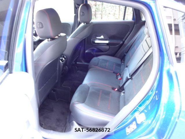 Mercedes Benz GLA-CLASS 2025-04 4967571-16