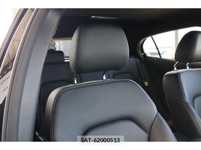Mercedes Benz GLA-CLASS 2019-06 5871863-22
