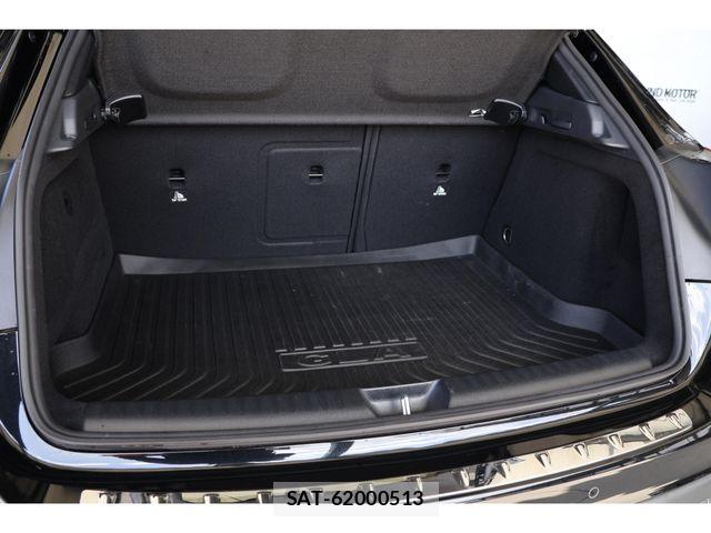 Mercedes Benz GLA-CLASS 2019-06 5871863-27