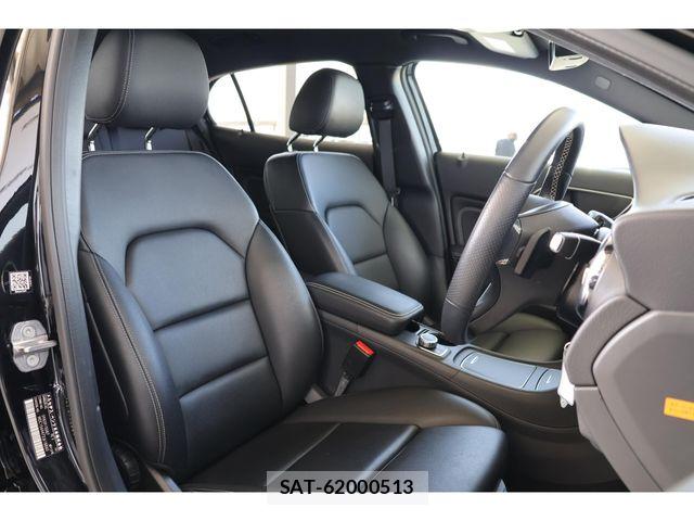 Mercedes Benz GLA-CLASS 2019-06 5871863-8